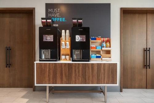 holiday inn express and suites overland park south