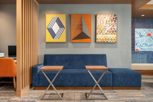 holiday inn express and suites overland park south