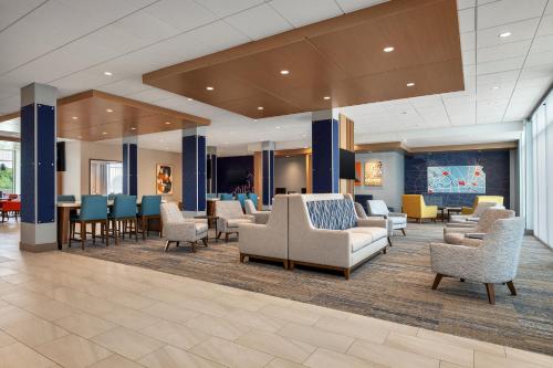 holiday inn express and suites overland park south