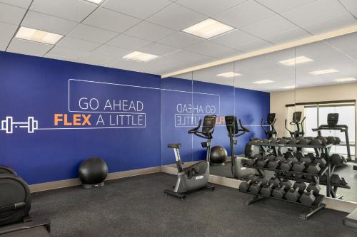 holiday inn express and suites overland park south