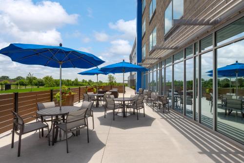 holiday inn express and suites overland park south