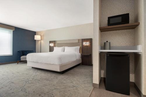 holiday inn express and suites overland park south