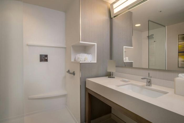 courtyard by marriott fresno downtown