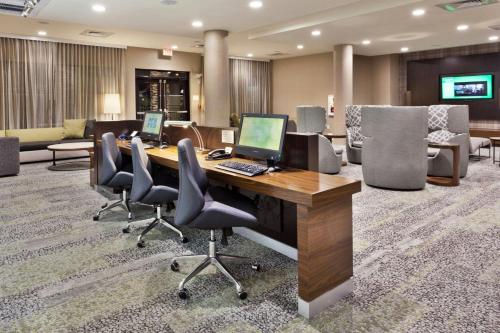 courtyard by marriott fresno downtown