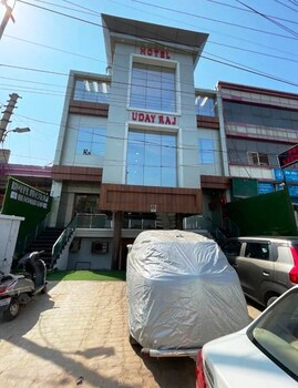 Hotel Uday Raj,,3 star