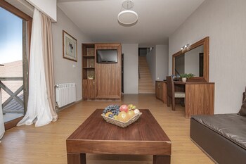 hotel and spa crystal