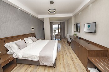 hotel and spa crystal