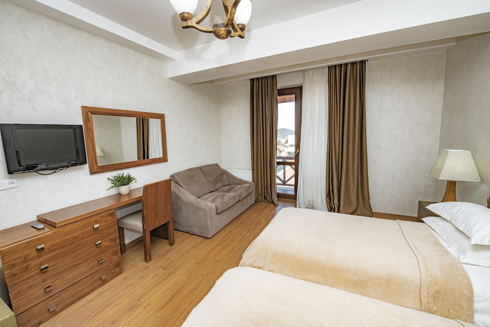 hotel and spa crystal