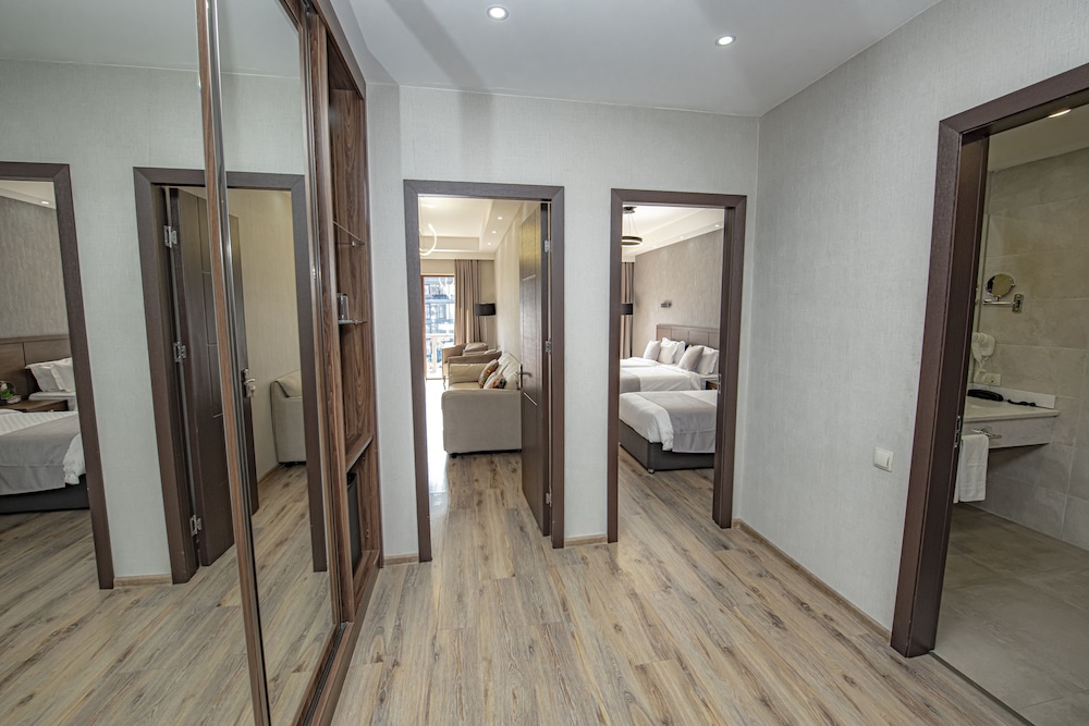 hotel and spa crystal