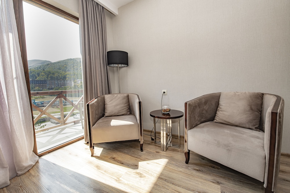 hotel and spa crystal