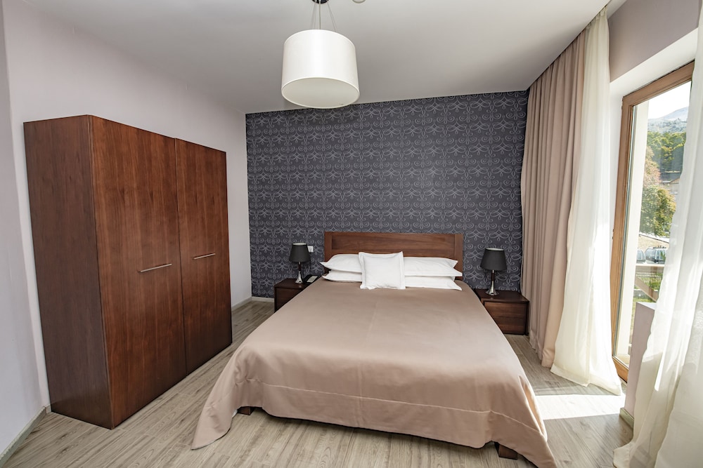 hotel and spa crystal