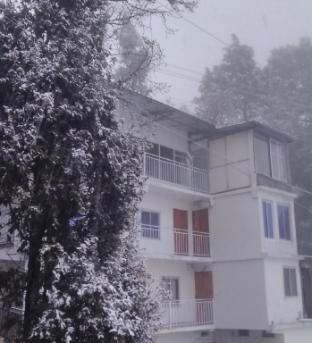 mount aura stay and dine