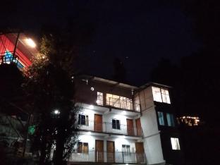 mount aura stay and dine