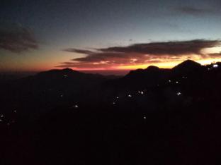 mount aura stay and dine