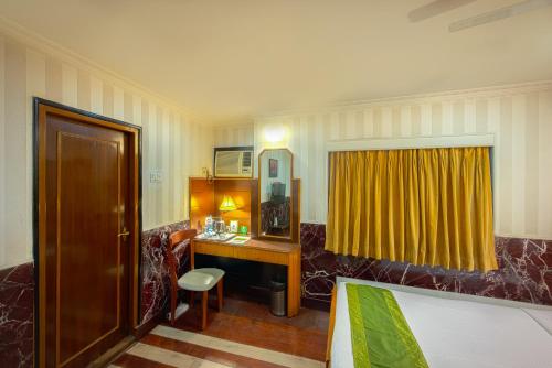 treebo green view park circus