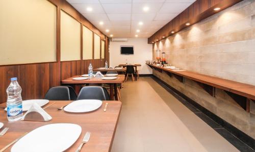 treebo green view park circus