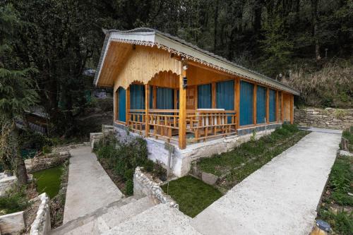 echor treehouse retreat tandi jibhi