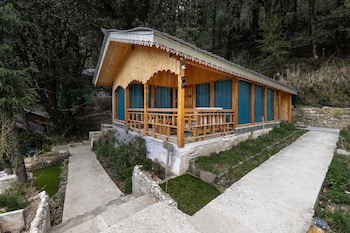 Echor Treehouse Retreat Tandi Jibhi,,3 star