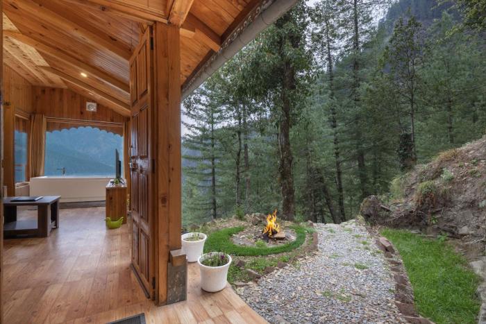 echor treehouse retreat tandi jibhi