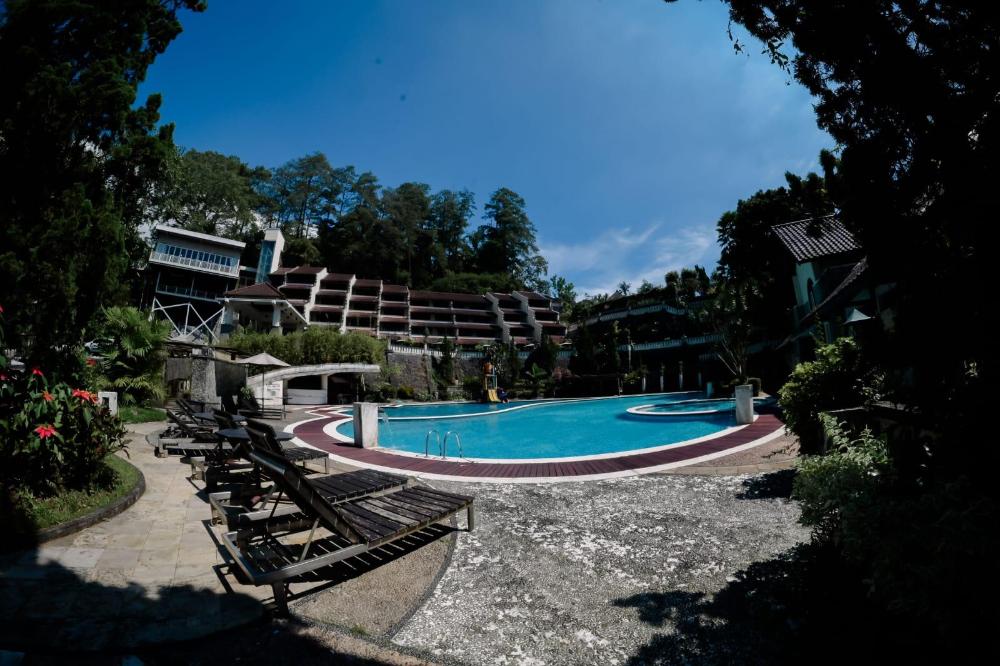 pines garden resort