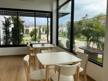 Homegate Resort,,3 star