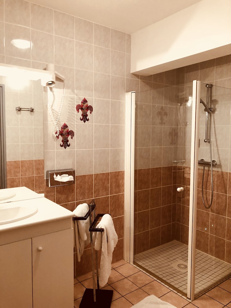 hotel restaurant le champs des lys