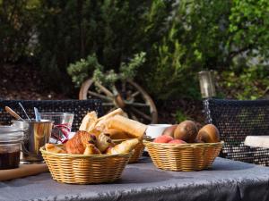 hotel restaurant le champs des lys