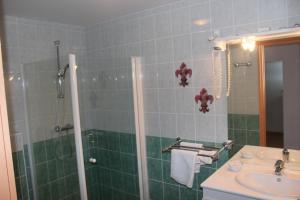 hotel restaurant le champs des lys