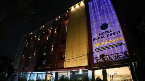 hotel regal crest