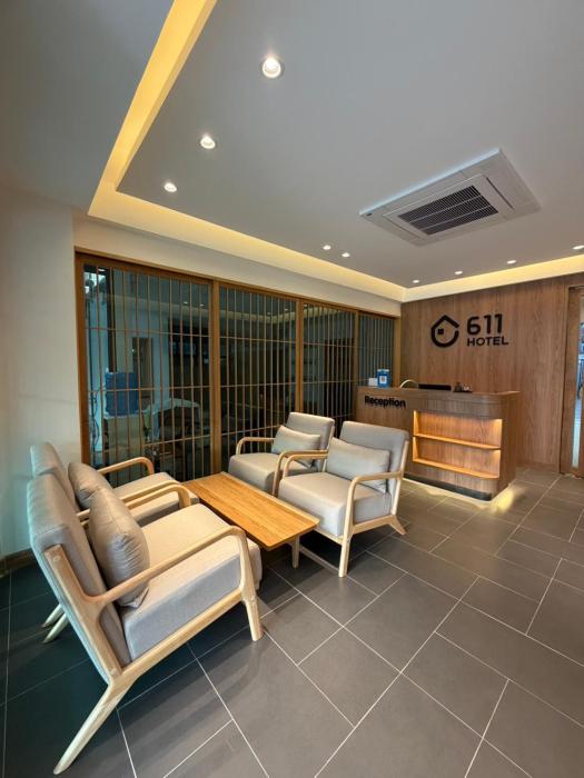 611 hotel