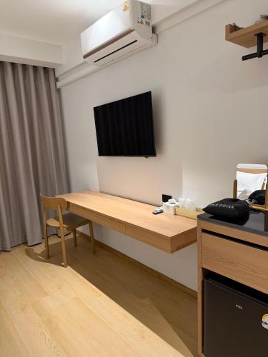611 hotel