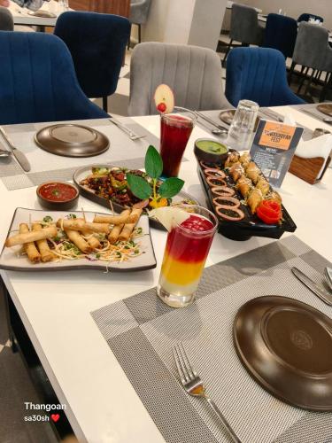 Riviera Hotel & Resort,,3 star