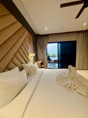 riviera hotel and resort