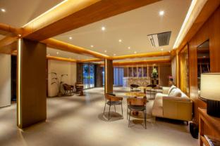 purple elephant luxury business hotel