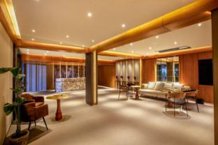 purple elephant luxury business hotel