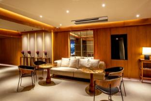 purple elephant luxury business hotel