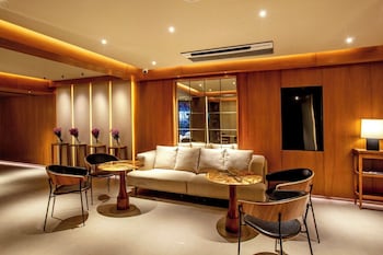 Purple Elephant Luxury Business Hotel,,3 star