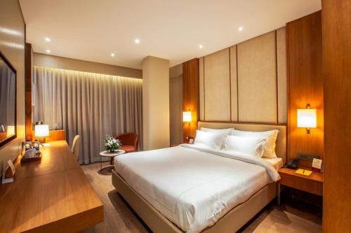 purple elephant luxury business hotel