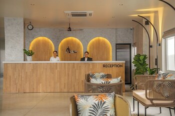 Aura Inn & Suites,,3 star