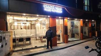 Oracle Guest House,,3 star