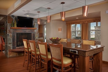 Hampton Inn Butte,Fairmont>>Butte,3 star
