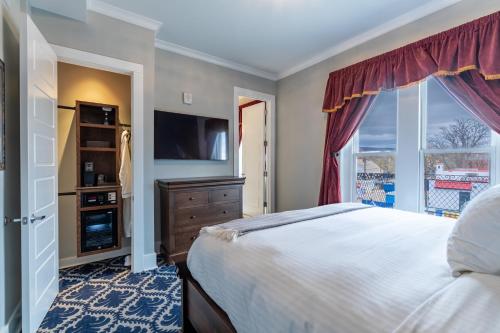 Hotel St. Cloud,631 Main St,3 star
