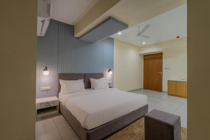 hotel monville alkapuri