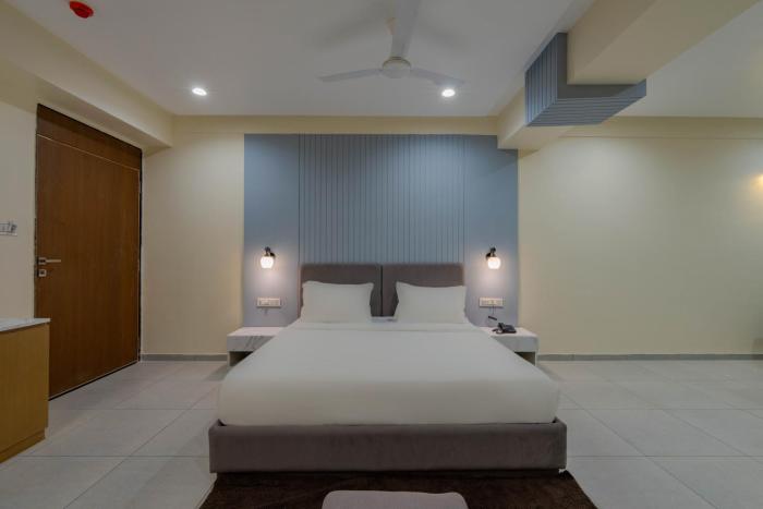 hotel monville alkapuri