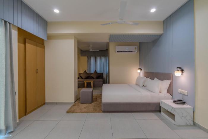 hotel monville alkapuri