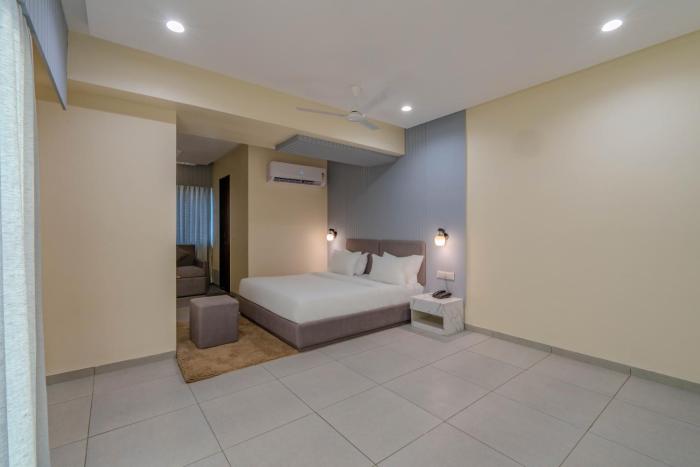 hotel monville alkapuri
