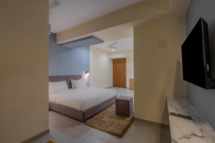 hotel monville alkapuri