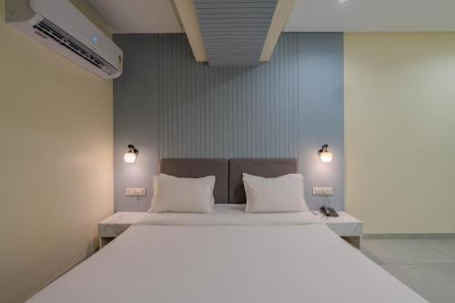 hotel monville alkapuri