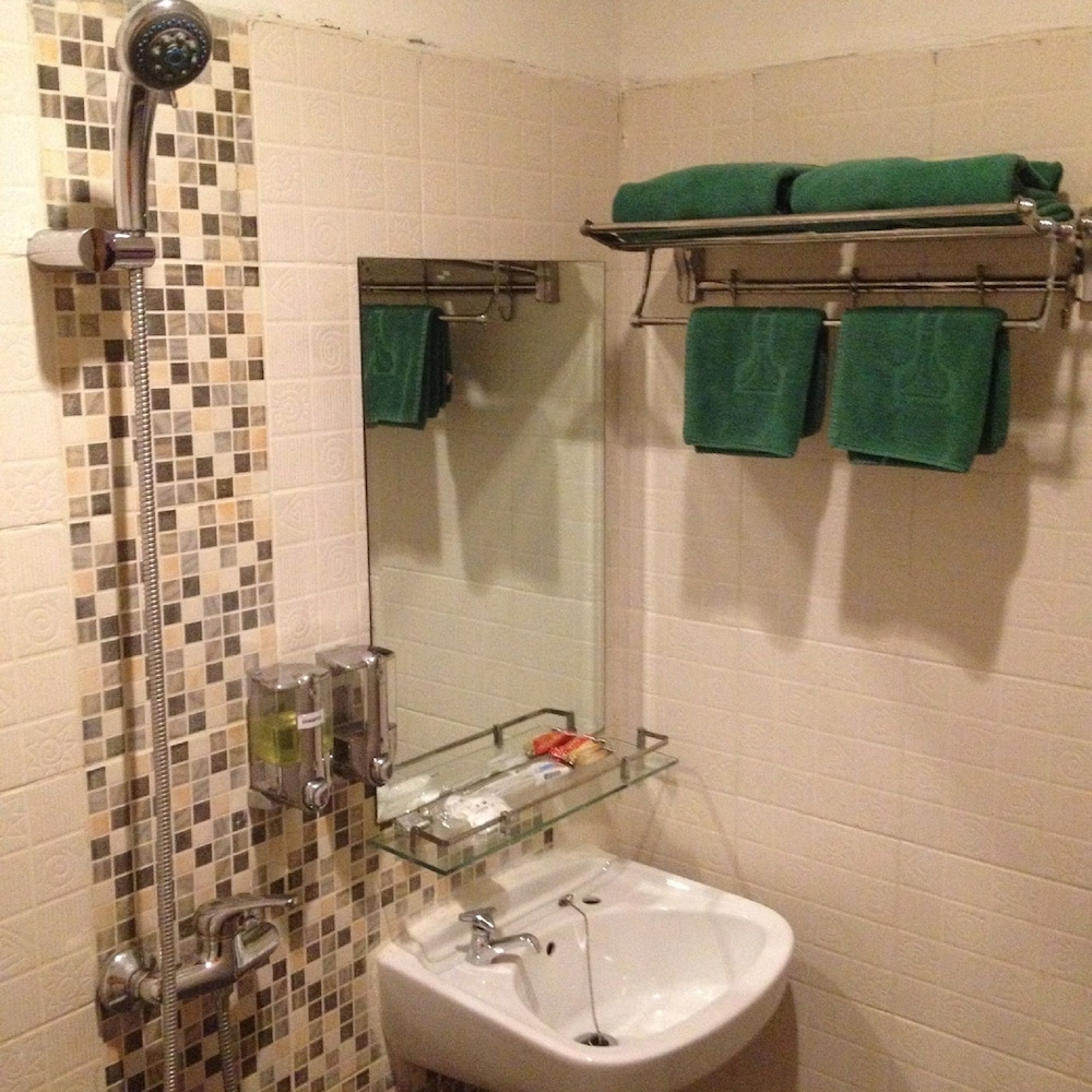 twins hotel manggadua