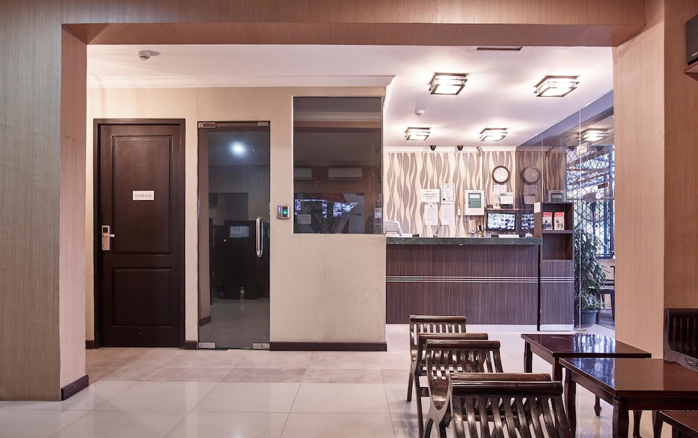 twins hotel manggadua